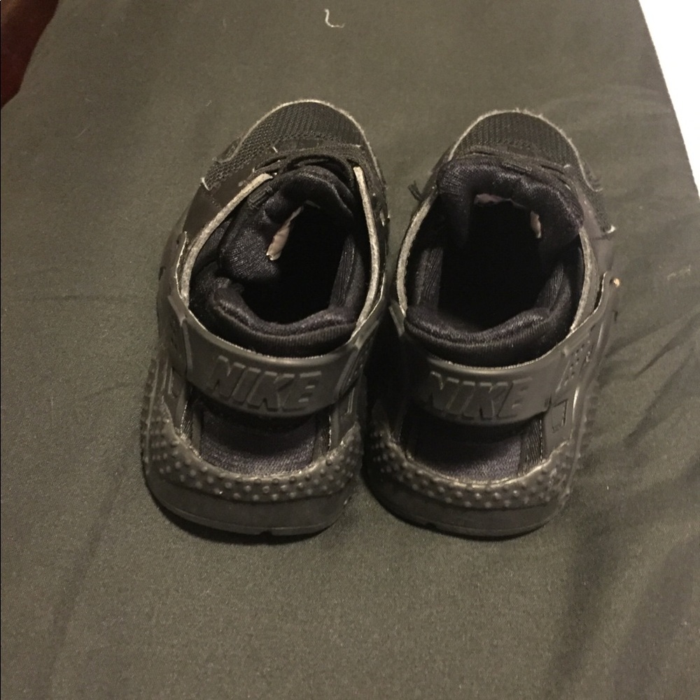 Black Nike